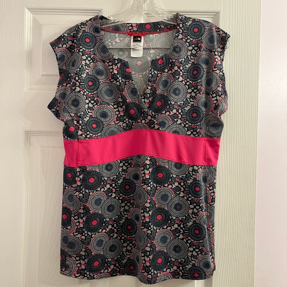 The North Face Vapor Wick Gray & Pink Women’s Top Shirt L